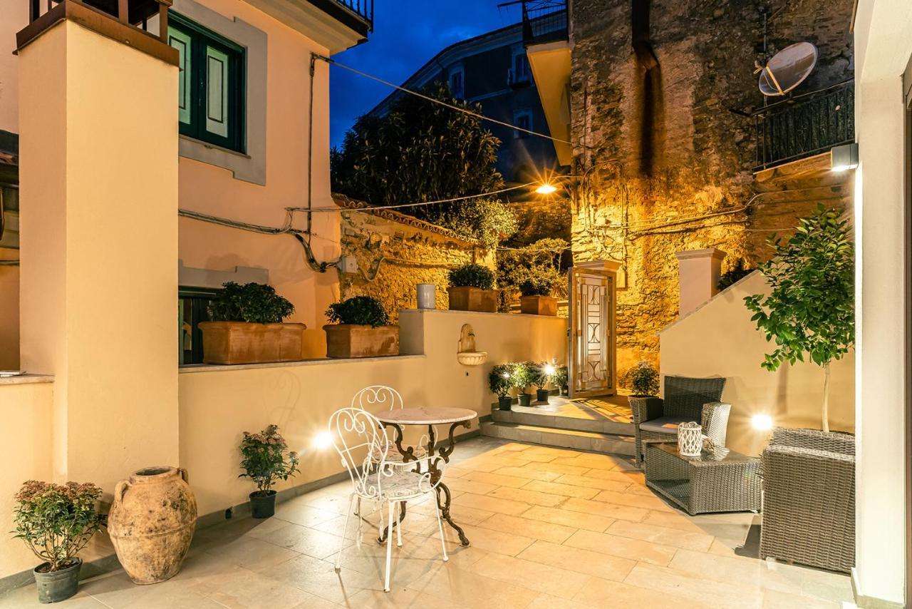 De Gulia Charme And Relax Bed & Breakfast Castellabate Ngoại thất bức ảnh